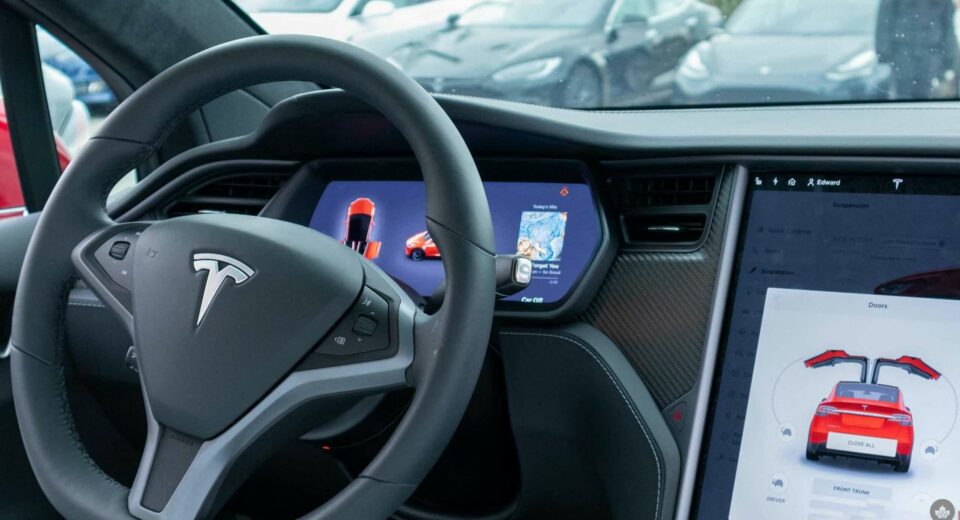 US investigators link Tesla Autopilot to dozens of deaths and almost 1,000 crashes