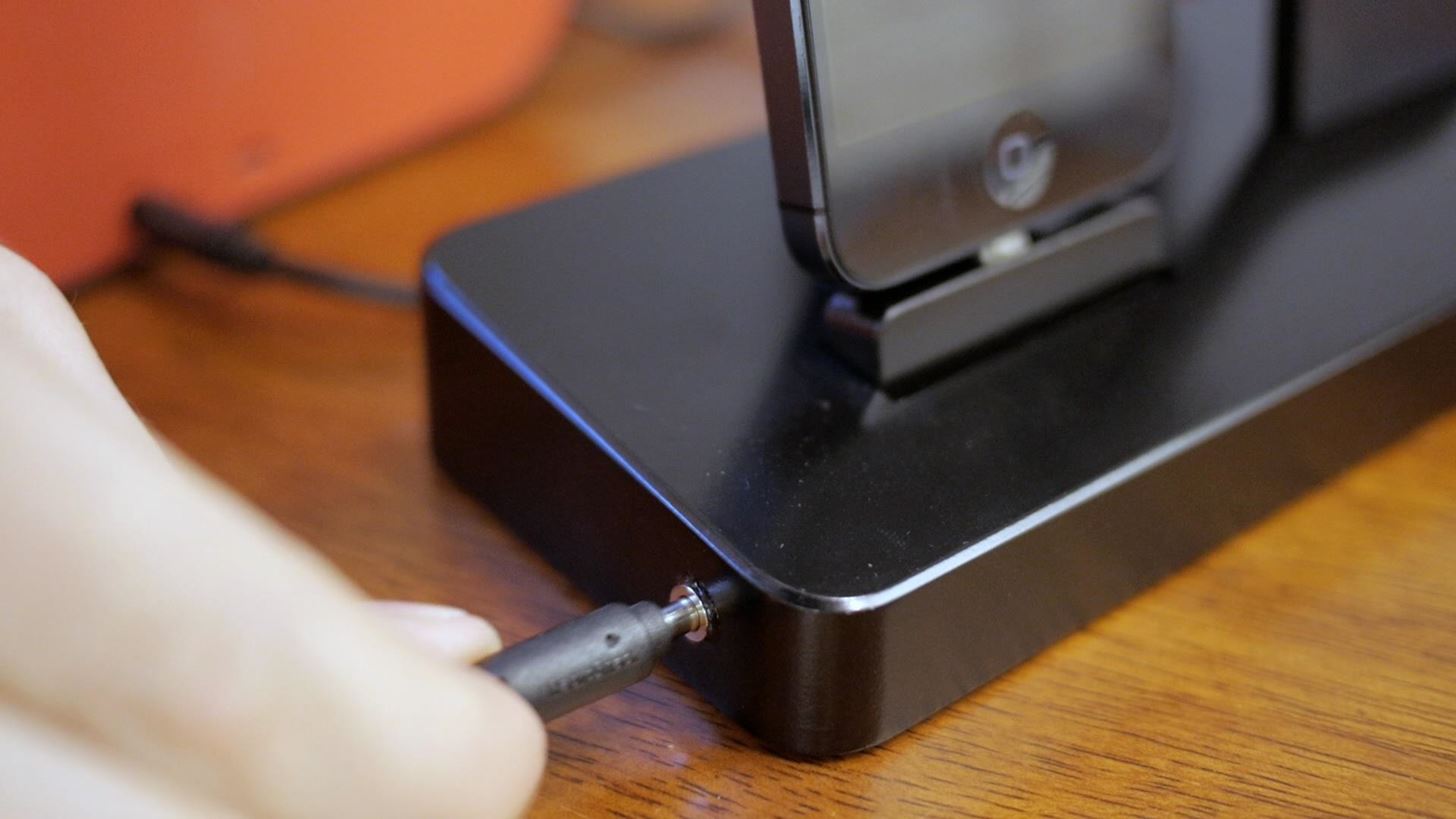 charge-your-iphone-7-while-listening-music-w1456-4 How to Charge Your iPhone 7 While Listening to Music