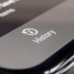 Breaking News: Google Assistant Invades iPhones – Missing Major Features!