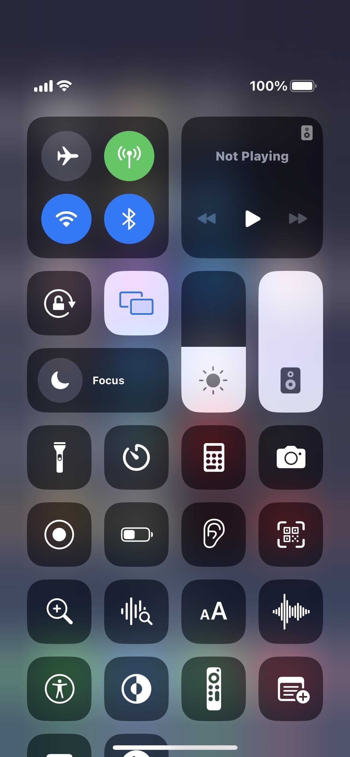 This Hidden Trick Lets You Bold Text in Your iPhone's Status Bar for a Heavier Look System-Wide