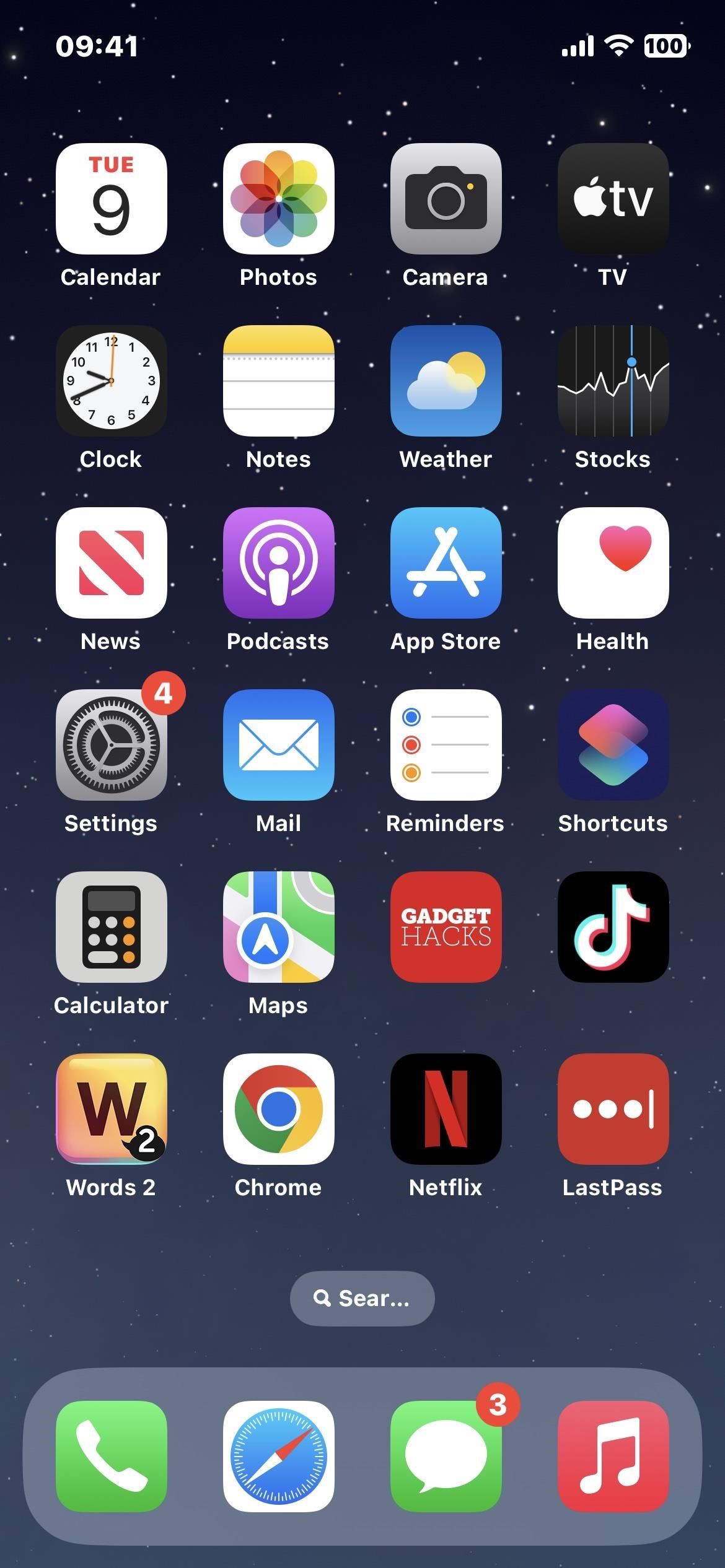 This Hidden Trick Lets You Bold Text in Your iPhone's Status Bar for a Heavier Look System-Wide