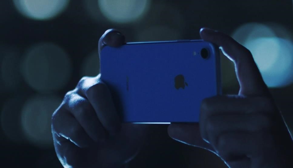 iphone-xr-vs-samsung-galaxy-s9-comparing-second-largest-screens-bunch-w1456-3 iPhone XR vs Samsung Galaxy S9+ — Comparing the Second-Largest Screens in the Bunch