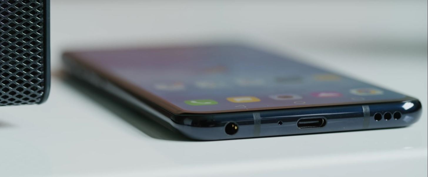 lg-v40-thinq-goes-official-5-cameras-1-notch-laundry-list-top-tier-specs-w1456-4 The LG V40 ThinQ Goes Official — 5 Cameras, 1 Notch & a Laundry List of Top-Tier Specs