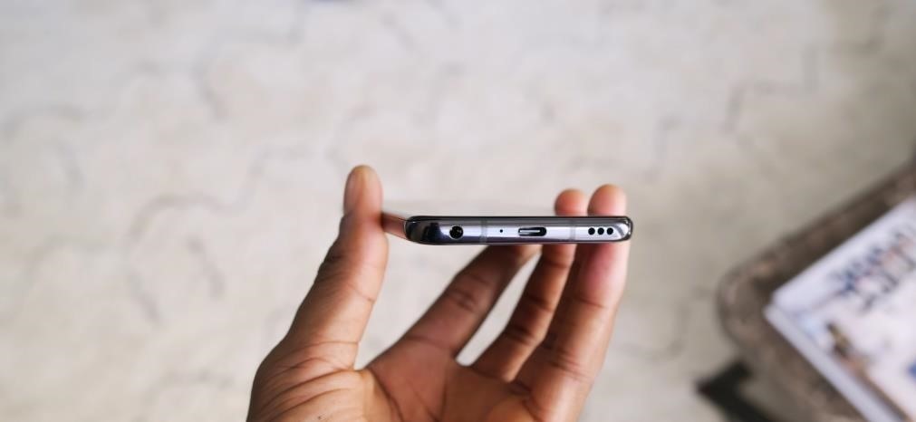 screen-sound-hand-unlock-heres-what-you-should-know-about-lg-g8-thinq-w1456-5 In-Screen Sound & Hand Unlock? Here's What You Should Know About the LG G8 ThinQ