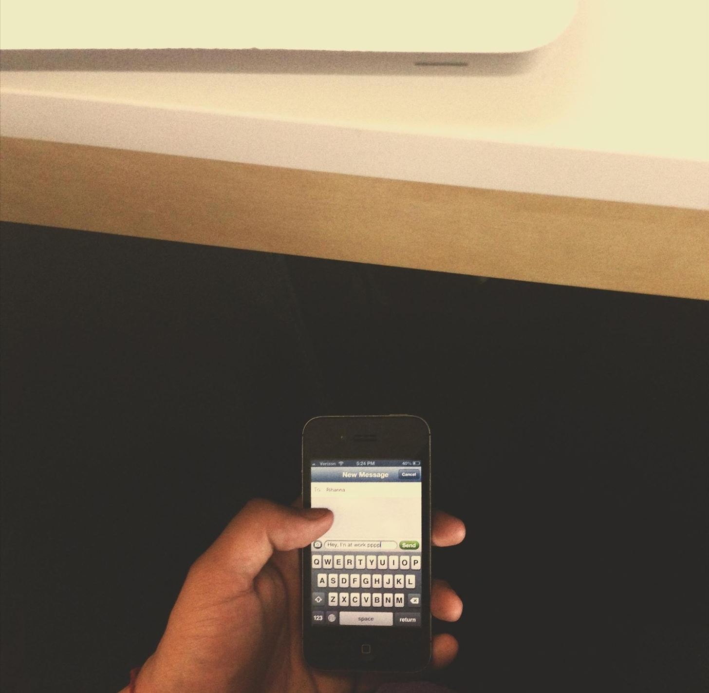 secretly-send-text-messages-class-work-without-touching-your-iphone-w1456 How to Secretly Send Text Messages in Class or at Work Without Touching Your iPhone