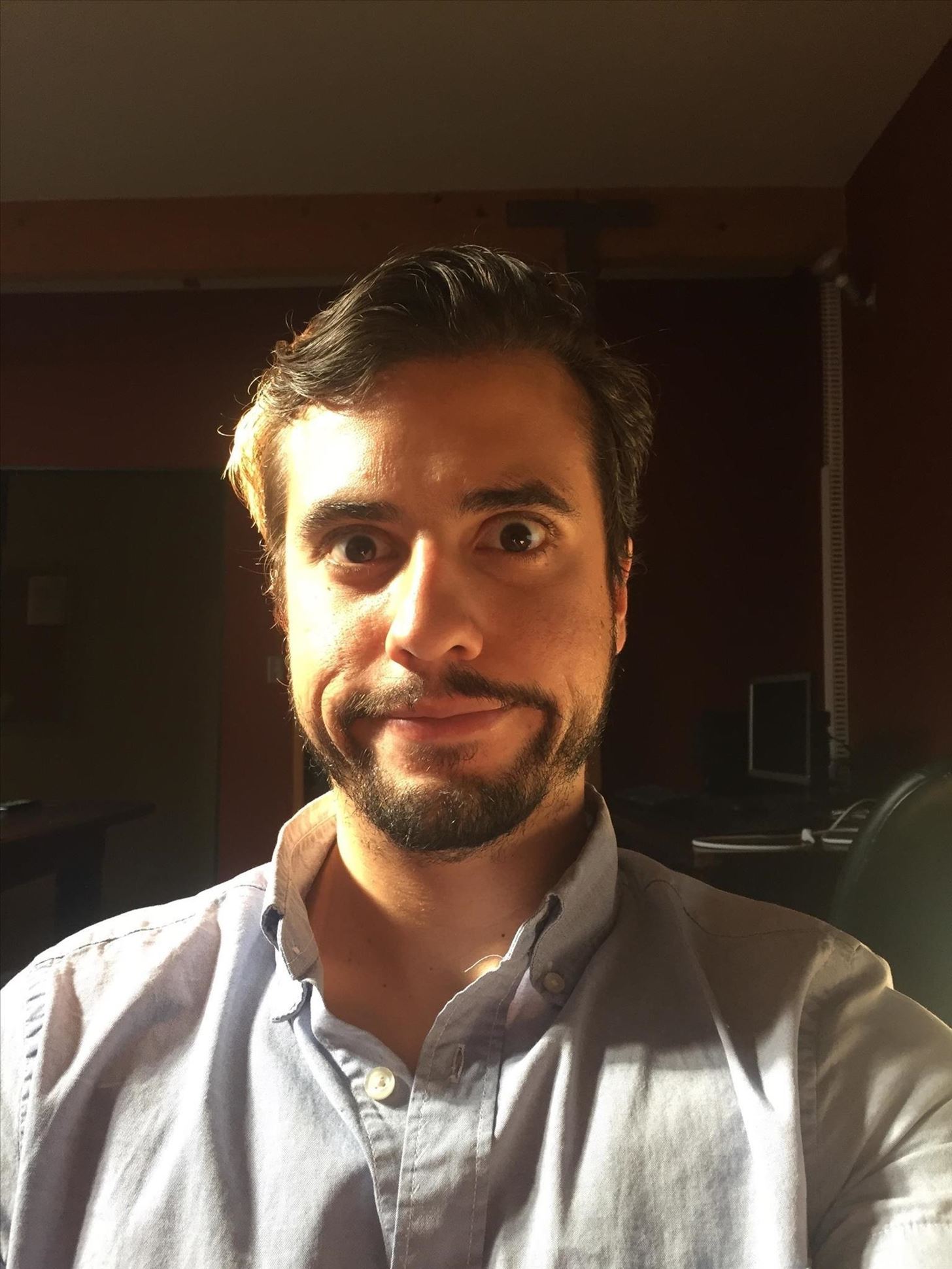 trick-taking-perfect-selfies-with-your-iphone-w1456-2 The Trick to Taking Perfect Selfies with Your iPhone