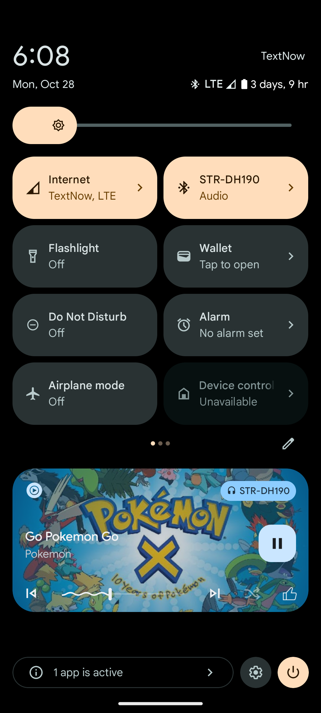 1000091126 Quick settings menu on a Pixel 6