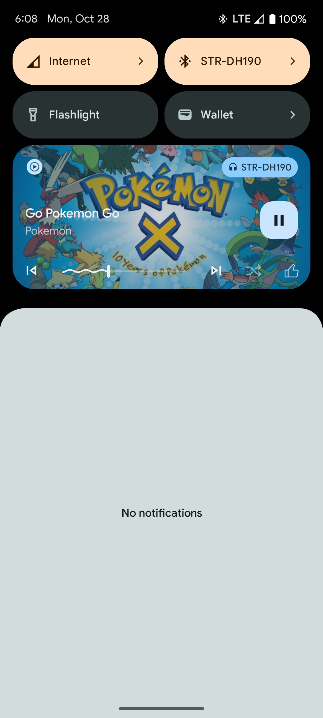 1000091127 Quick settings and notifications on a Pixel 6