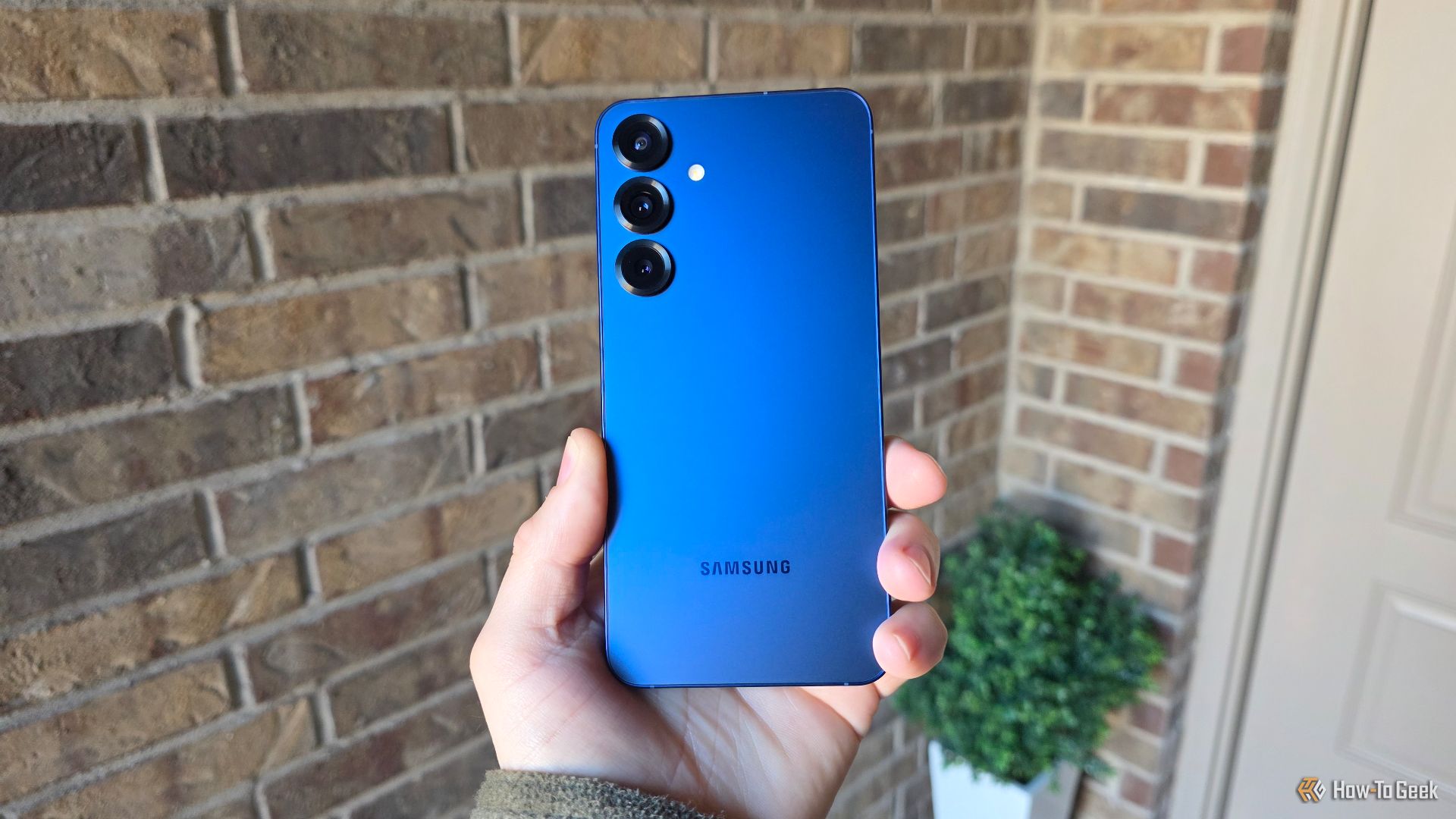 Galaxy S25 Plus back shining blue