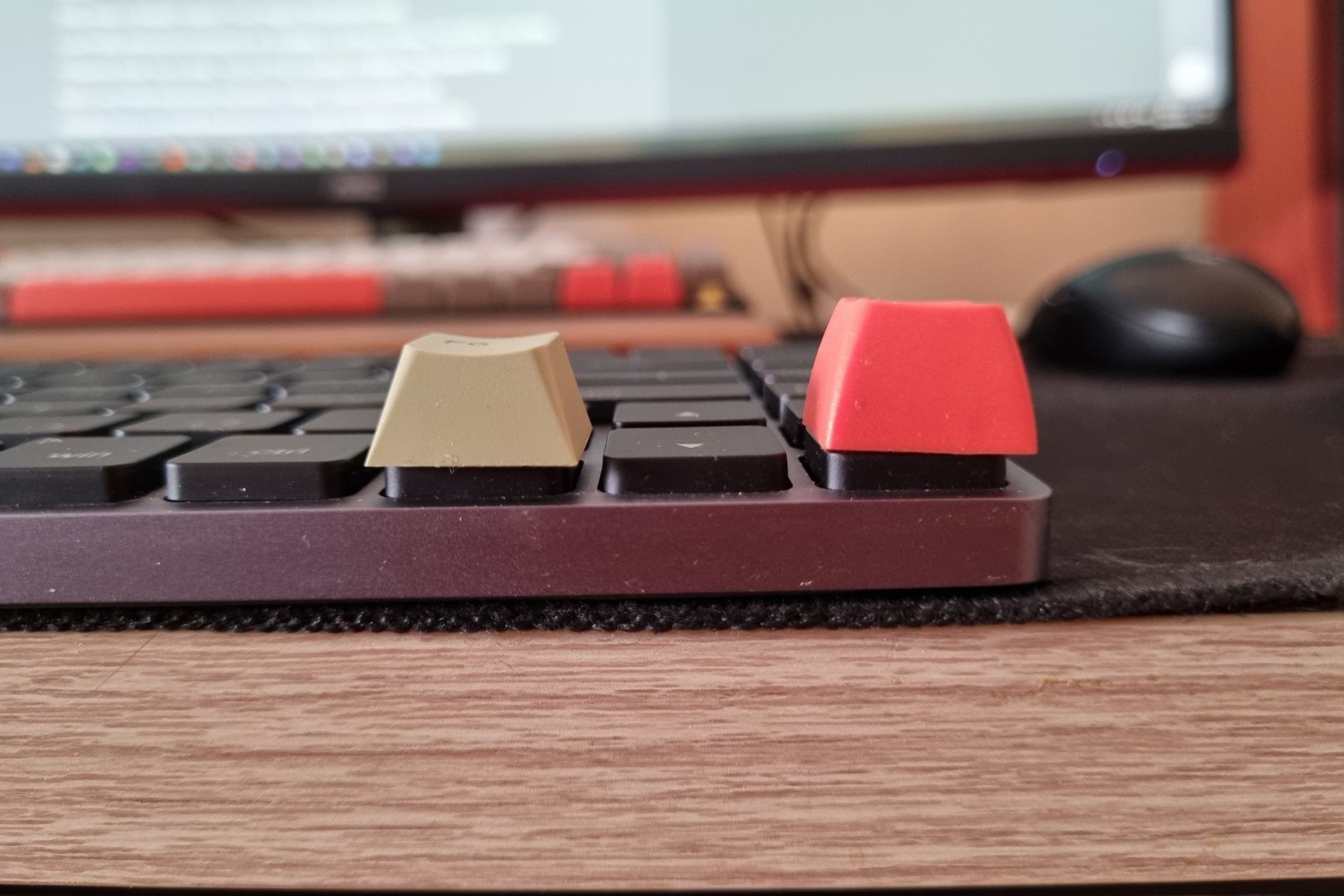 Comparison between a Cherry, SA, and low profile keycap.