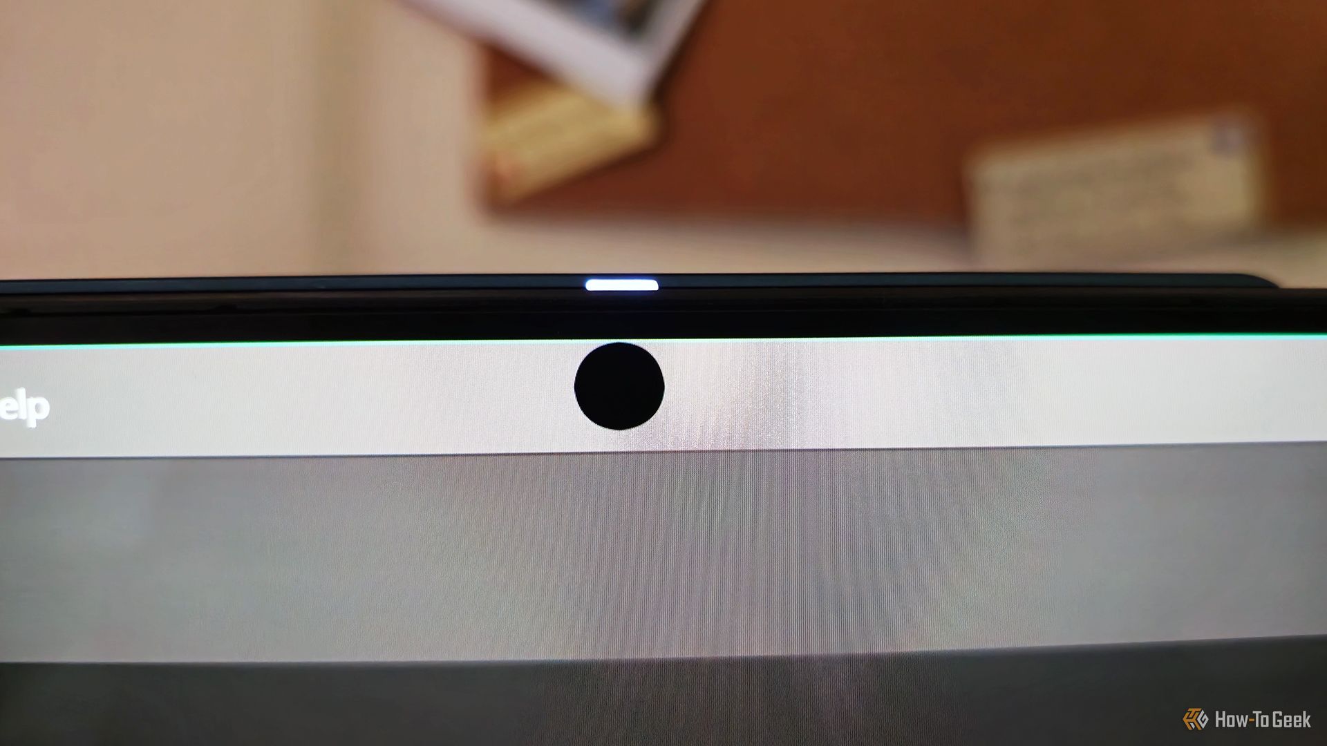 The integrated camera on the Lenovo Yoga Slim 9i Gn 10 laptop.