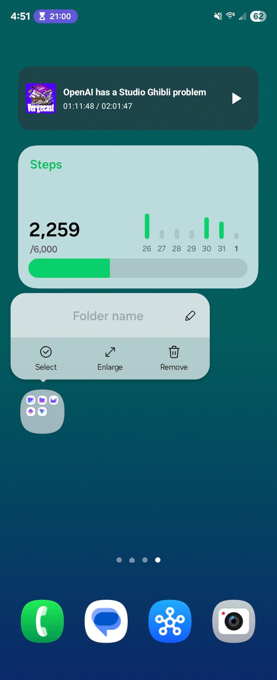A pop-up menu for an app folder on a home screen in Samsung's One UI 7.