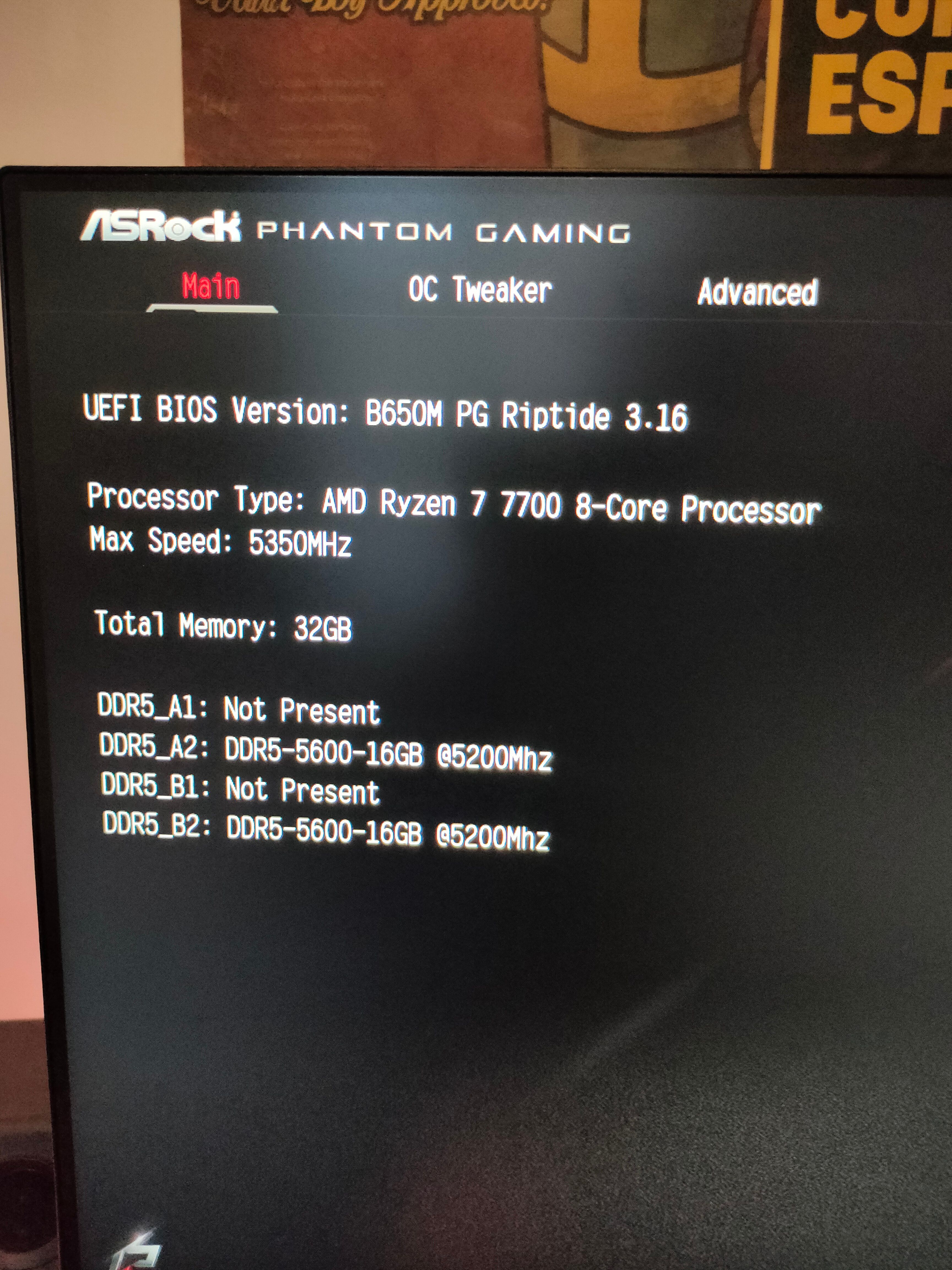 The AsRock Phantom Gaming BIOS showing 32GB of RAM.