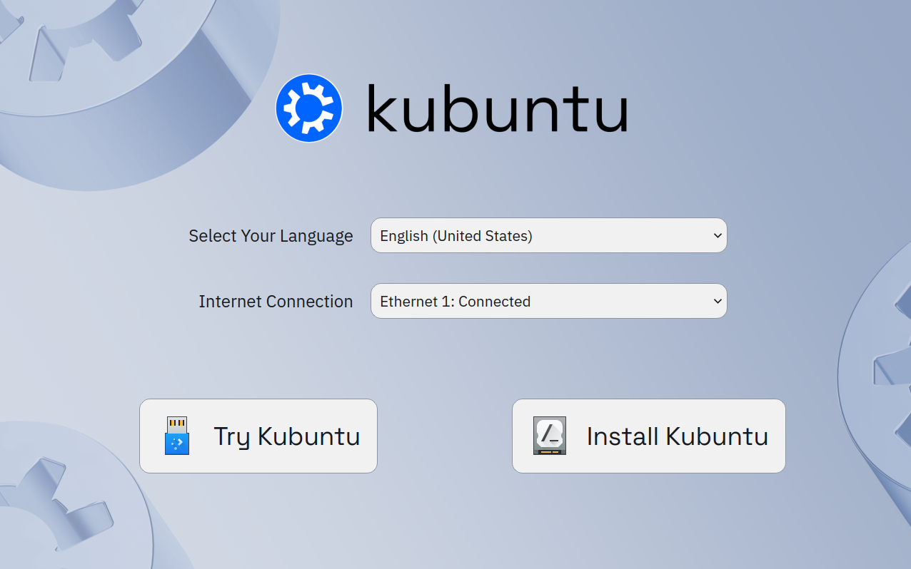 Kubuntu live boot splash page with options to try or install Kubuntu.-1