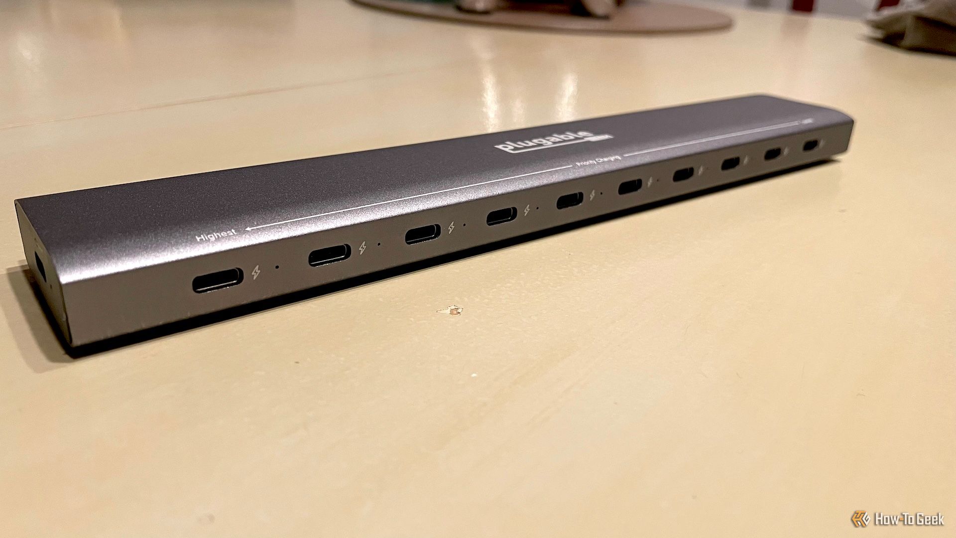 The front of the Plugable PS-10CC USB-C charging station.