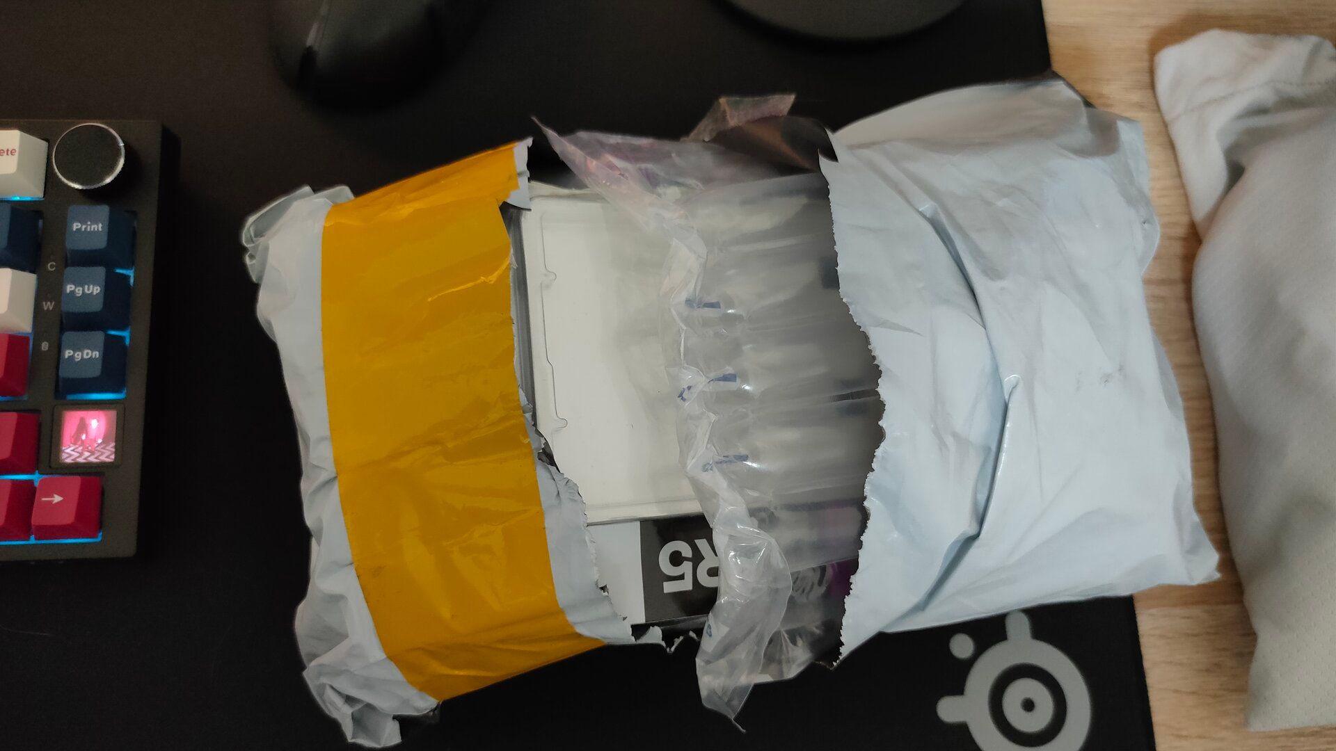 A well-packaged NVMe and RAM from eBay.